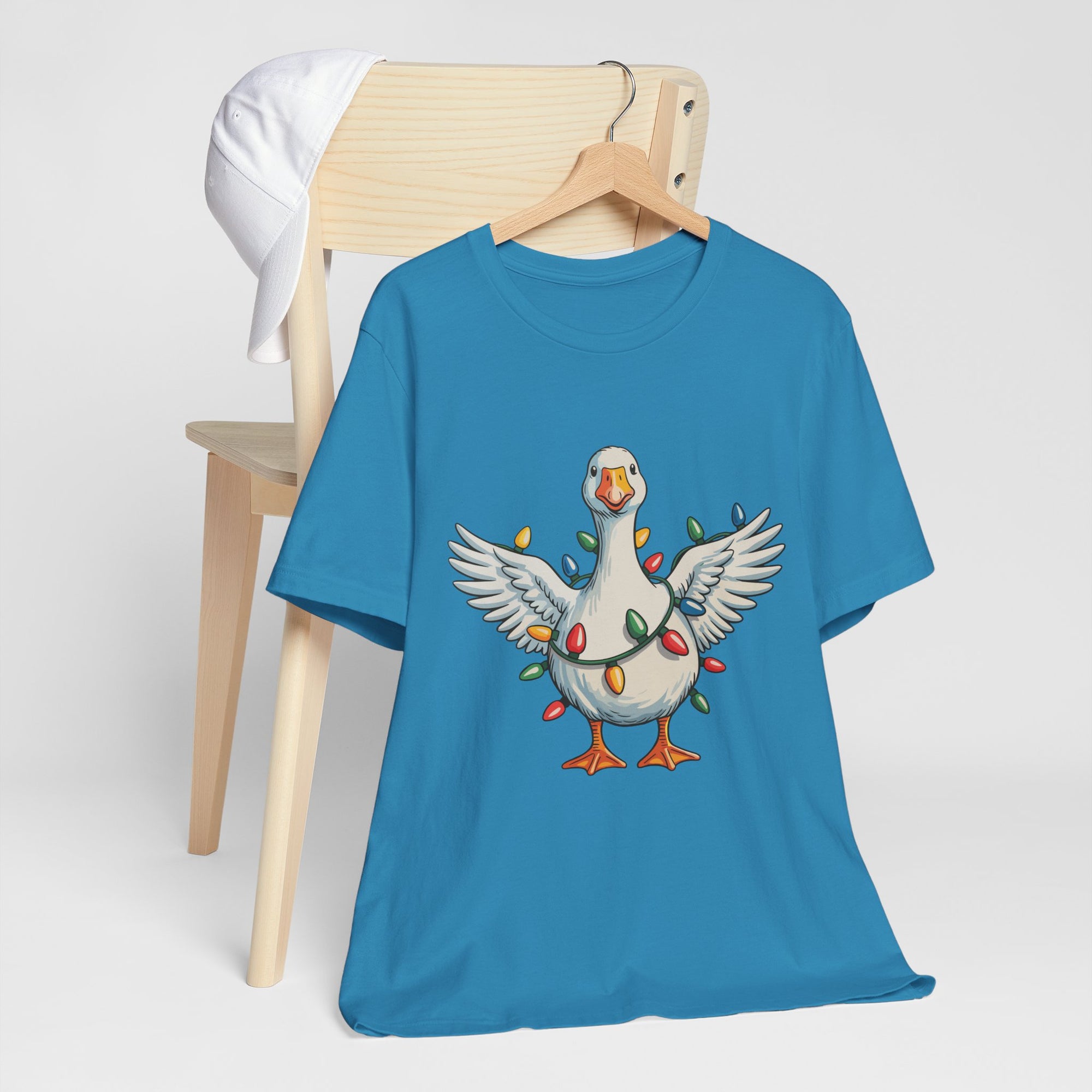 Festive Goose Holiday Graphic Tee – Cute Christmas Shirt