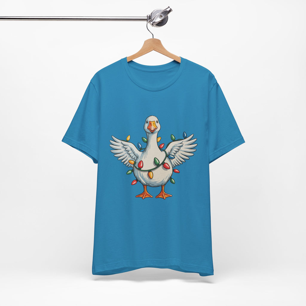 Festive Goose Holiday Graphic Tee – Cute Christmas Shirt