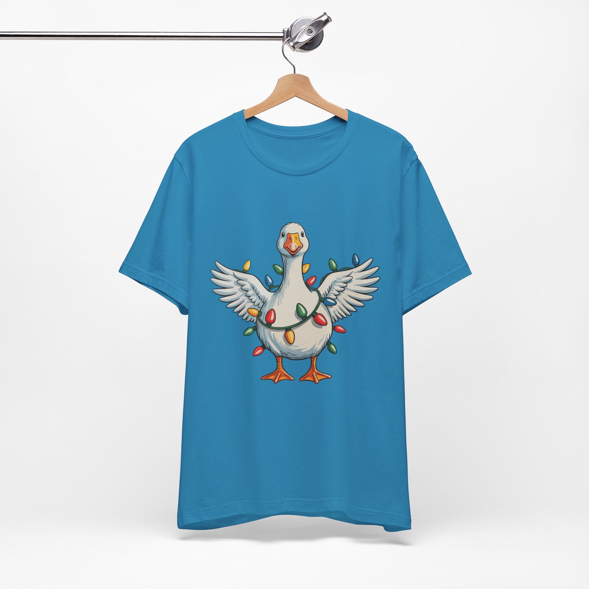 Festive Goose Holiday Graphic Tee – Cute Christmas Shirt