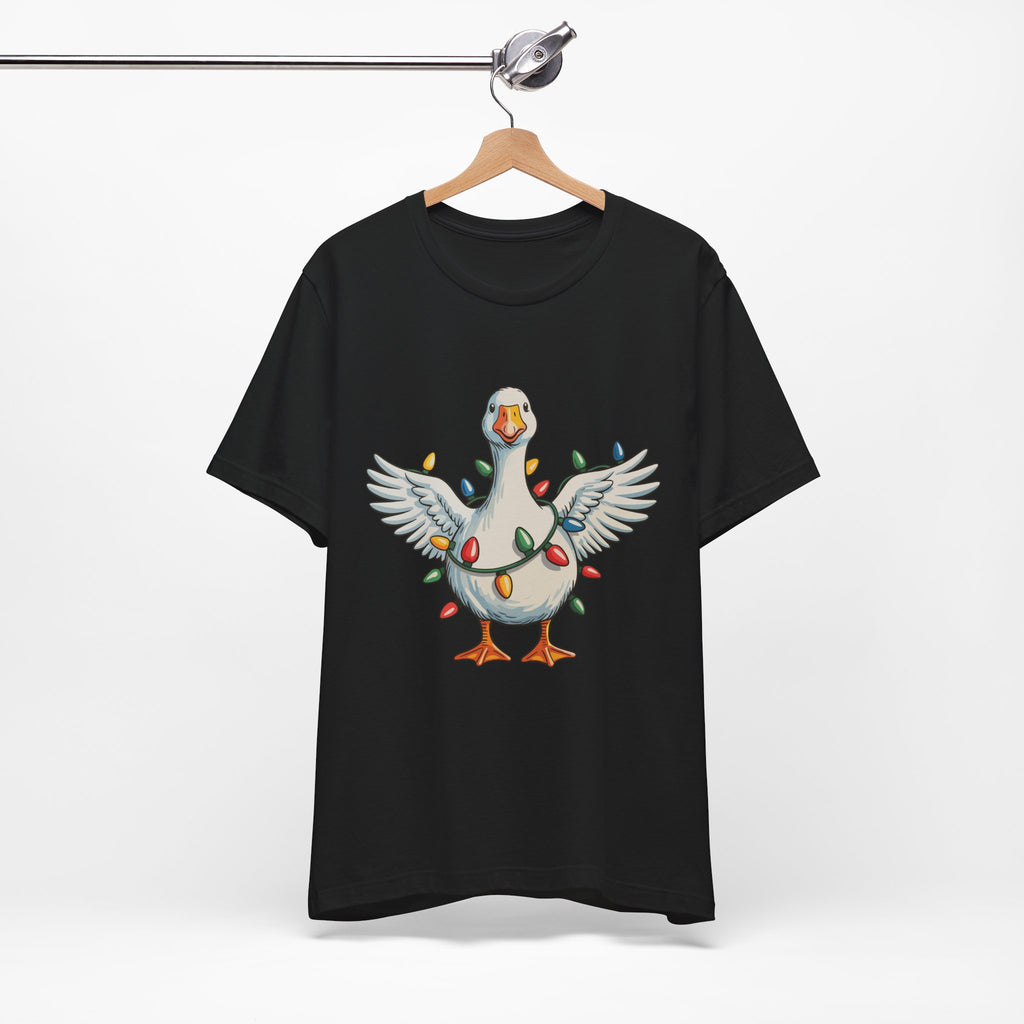 Festive Goose Holiday Graphic Tee – Cute Christmas Shirt