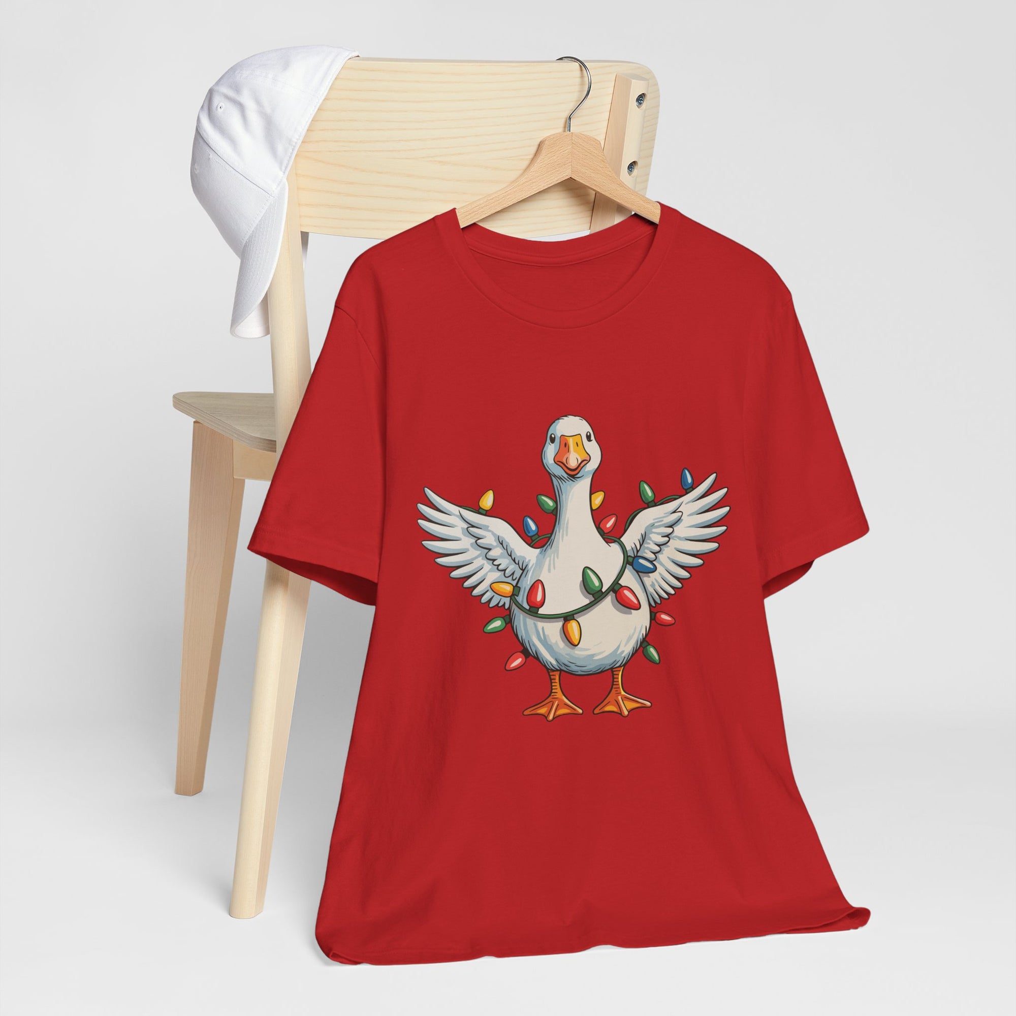 Festive Goose Holiday Graphic Tee – Cute Christmas Shirt