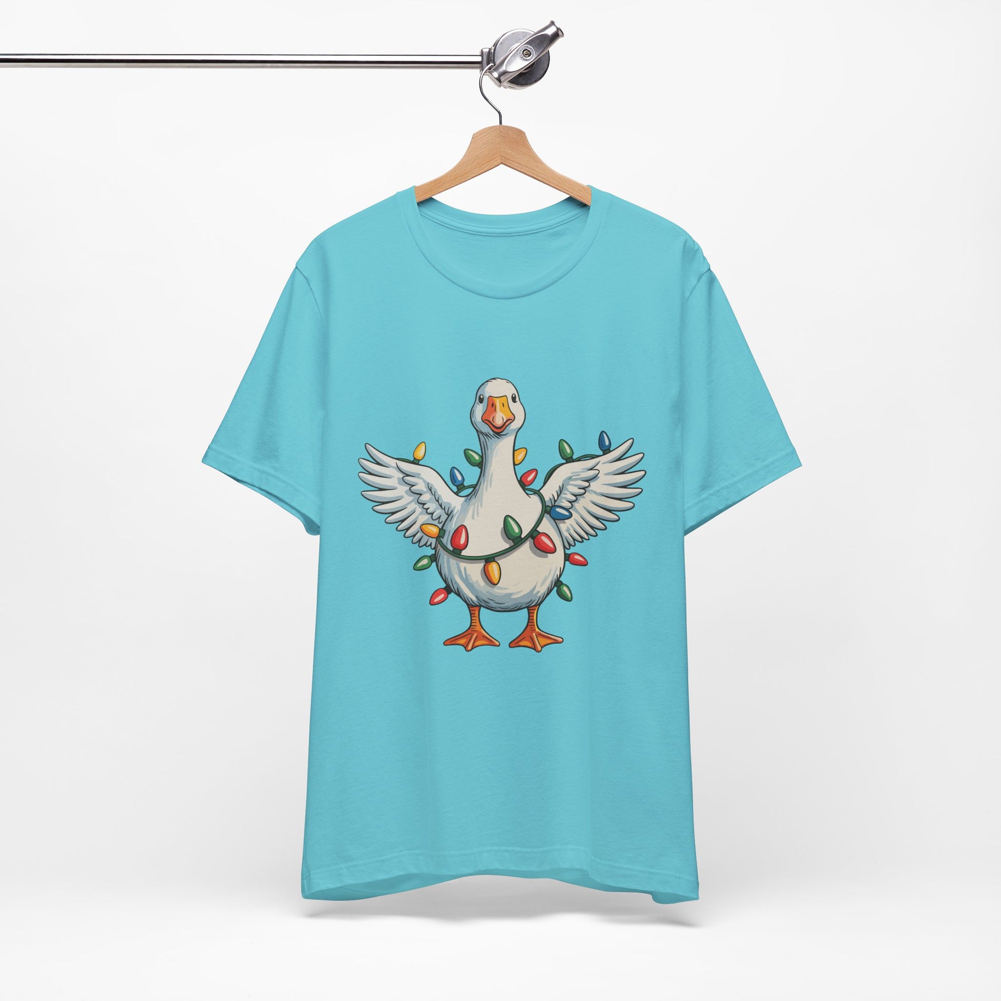 Festive Goose Holiday Graphic Tee – Cute Christmas Shirt