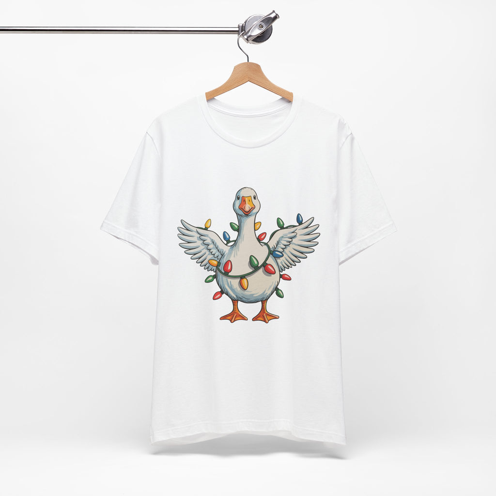 Festive Goose Holiday Graphic Tee – Cute Christmas Shirt