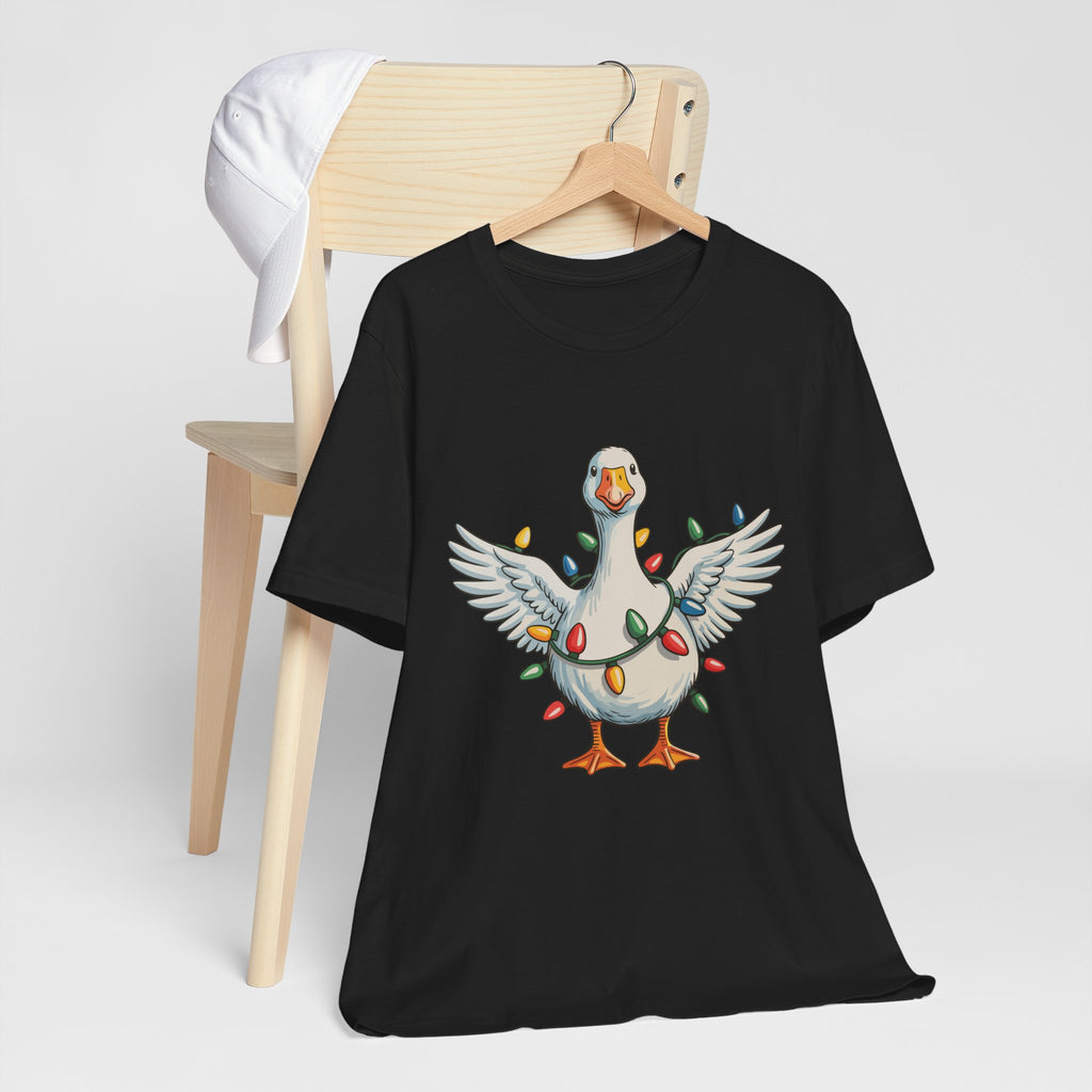 Festive Goose Holiday Graphic Tee – Cute Christmas Shirt