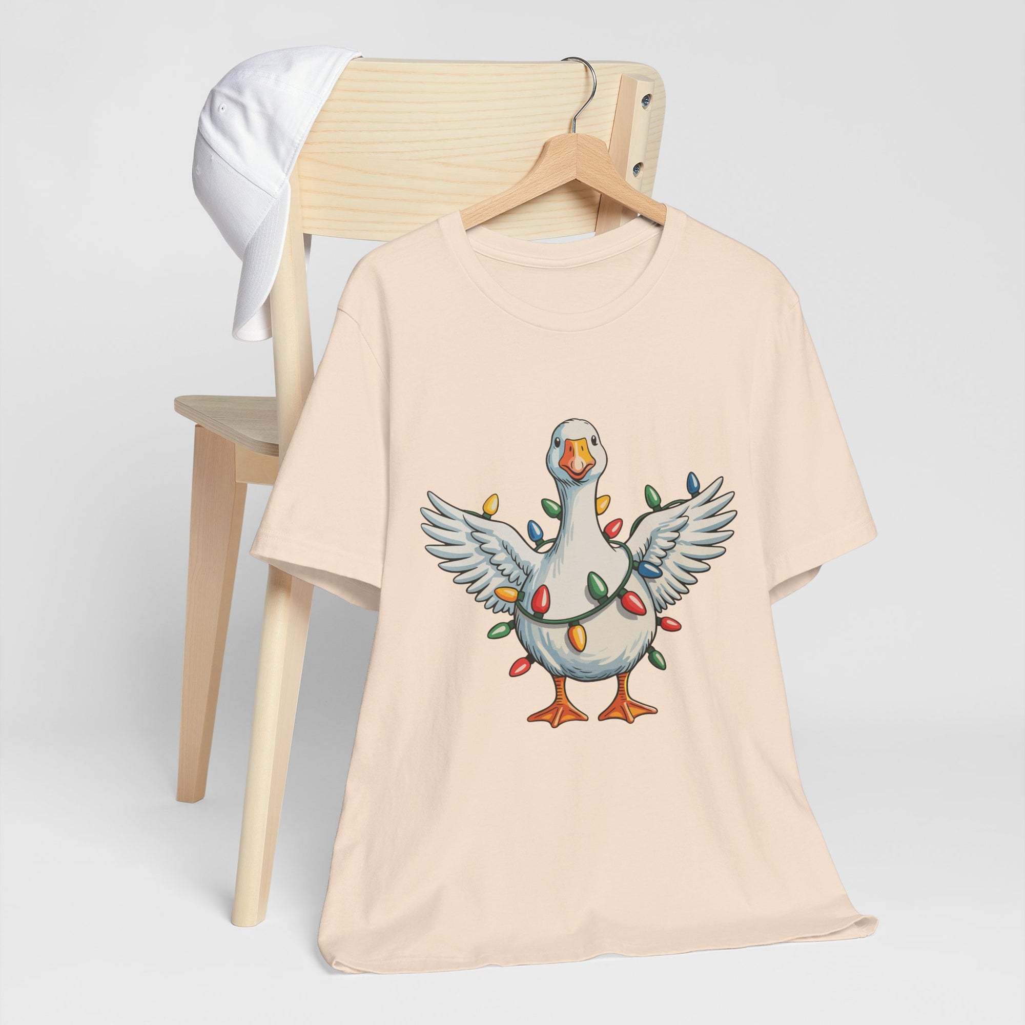 Festive Goose Holiday Graphic Tee – Cute Christmas Shirt